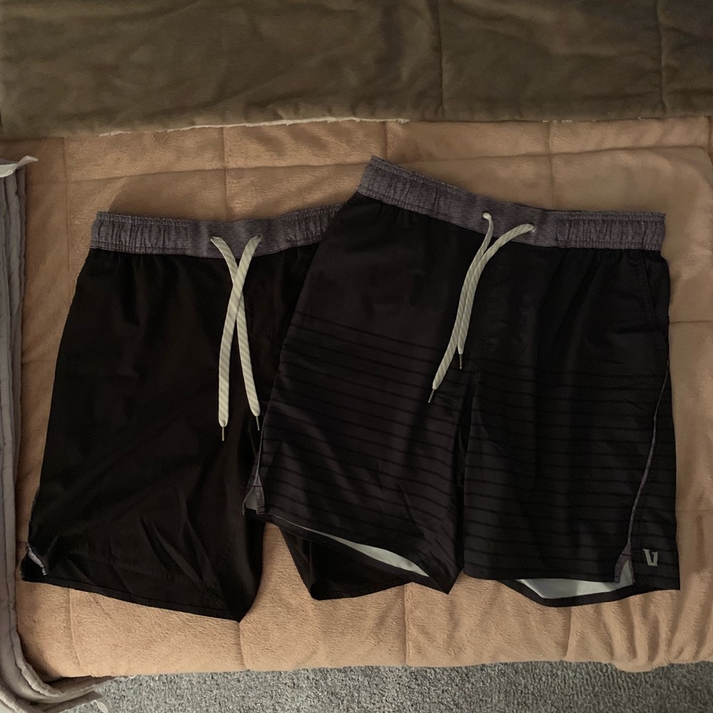(2) Vuori Trail Shorts Small 7” inseam